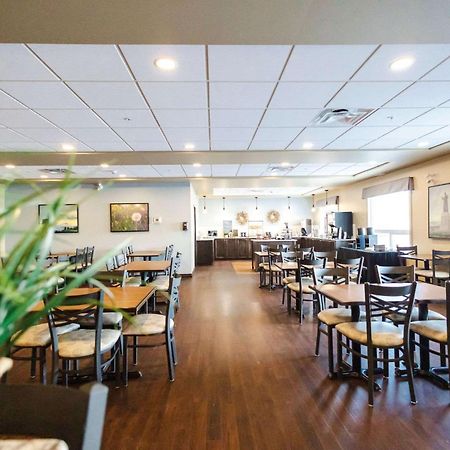 Best Western Plus Lacombe Inn And Suites Exterior foto