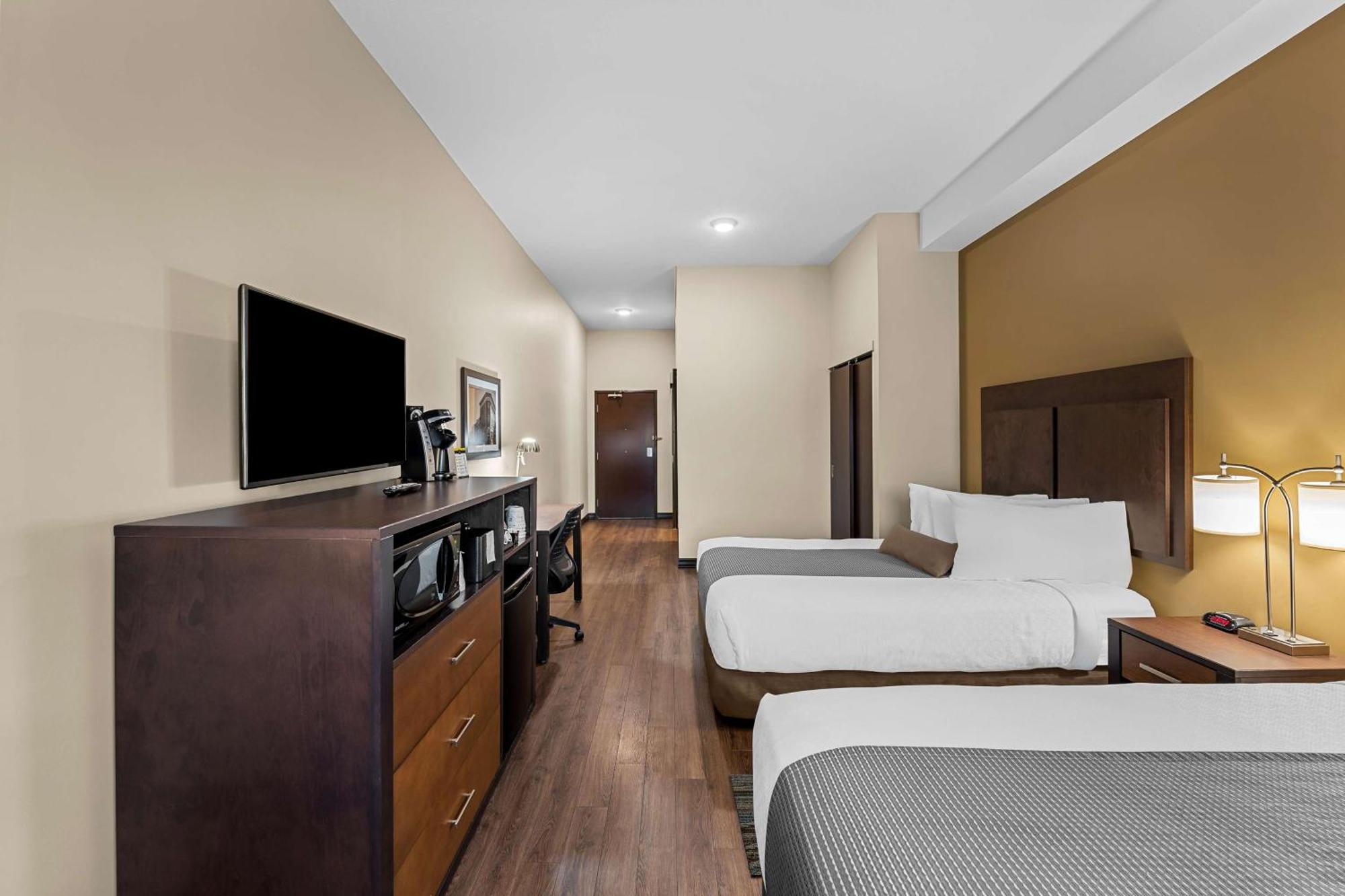 Best Western Plus Lacombe Inn And Suites Exterior foto