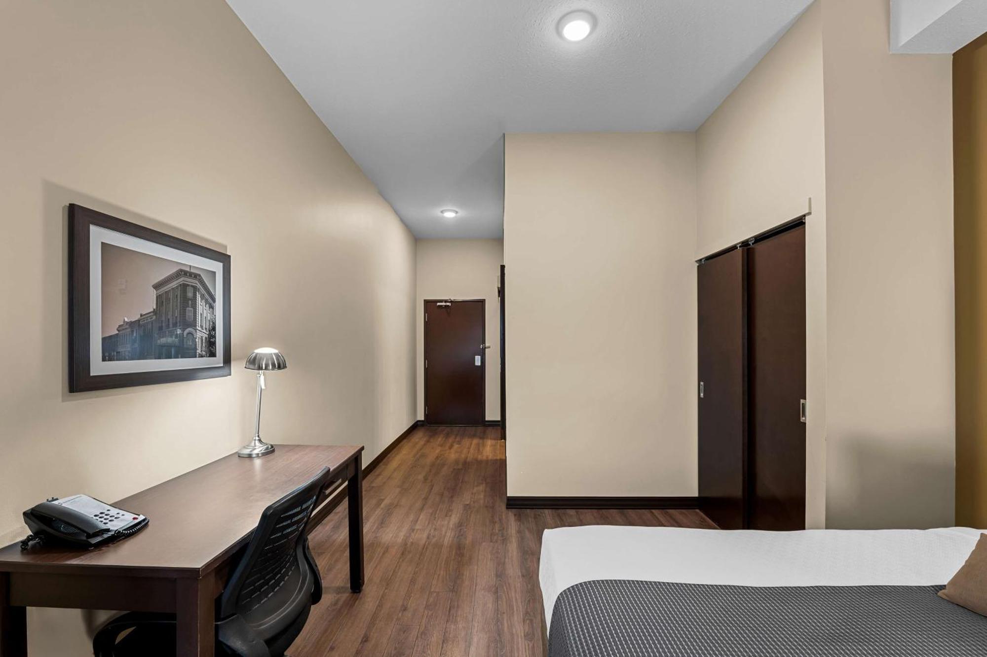 Best Western Plus Lacombe Inn And Suites Exterior foto