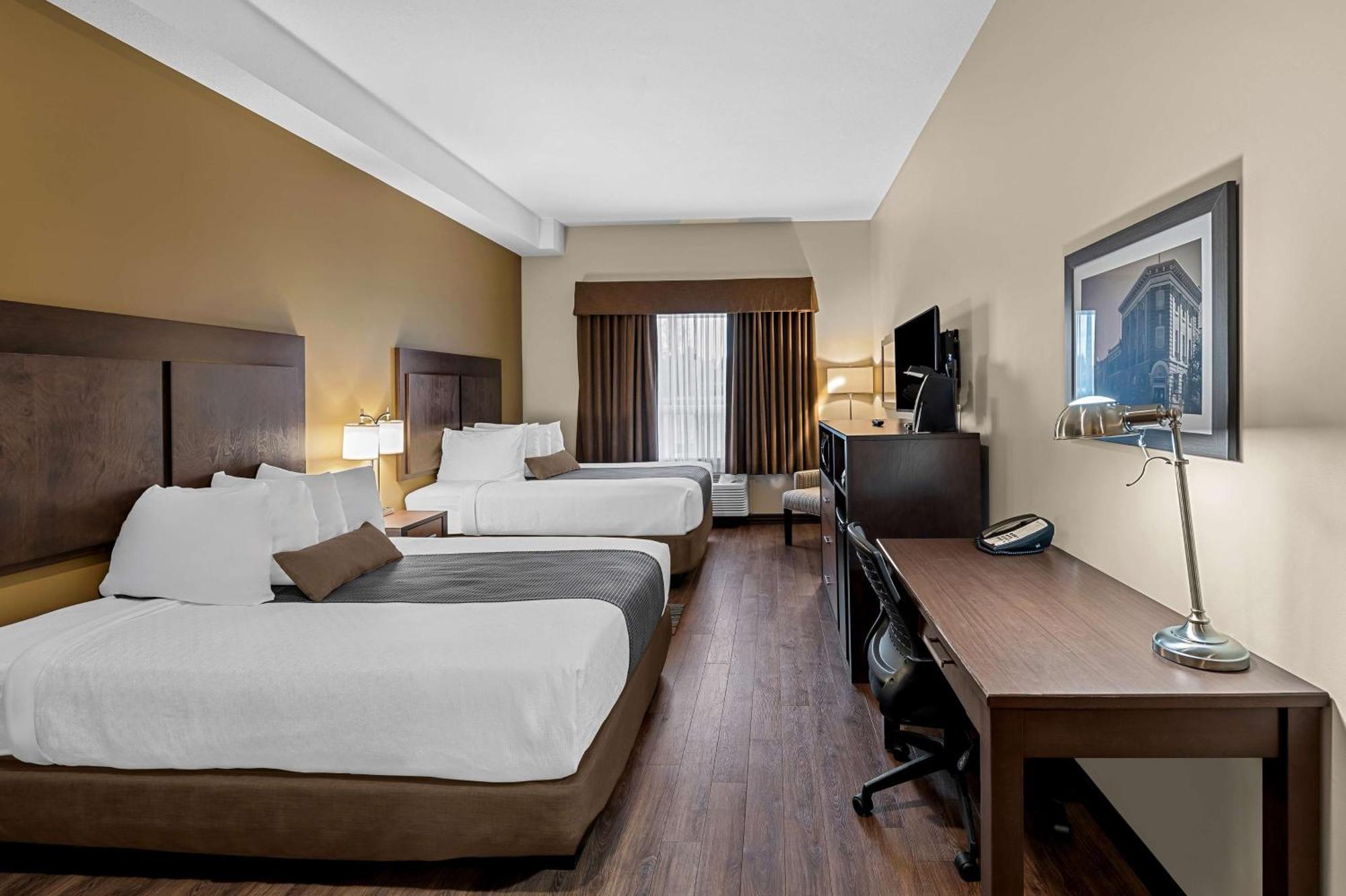 Best Western Plus Lacombe Inn And Suites Exterior foto