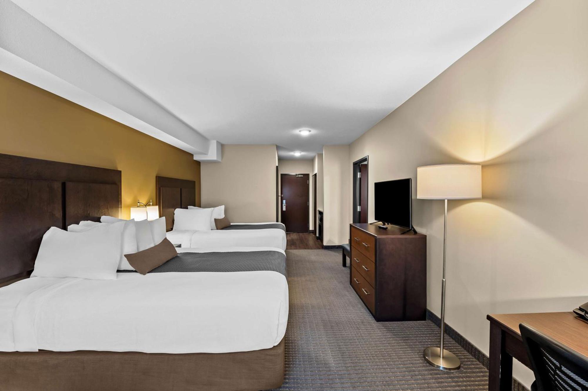 Best Western Plus Lacombe Inn And Suites Exterior foto