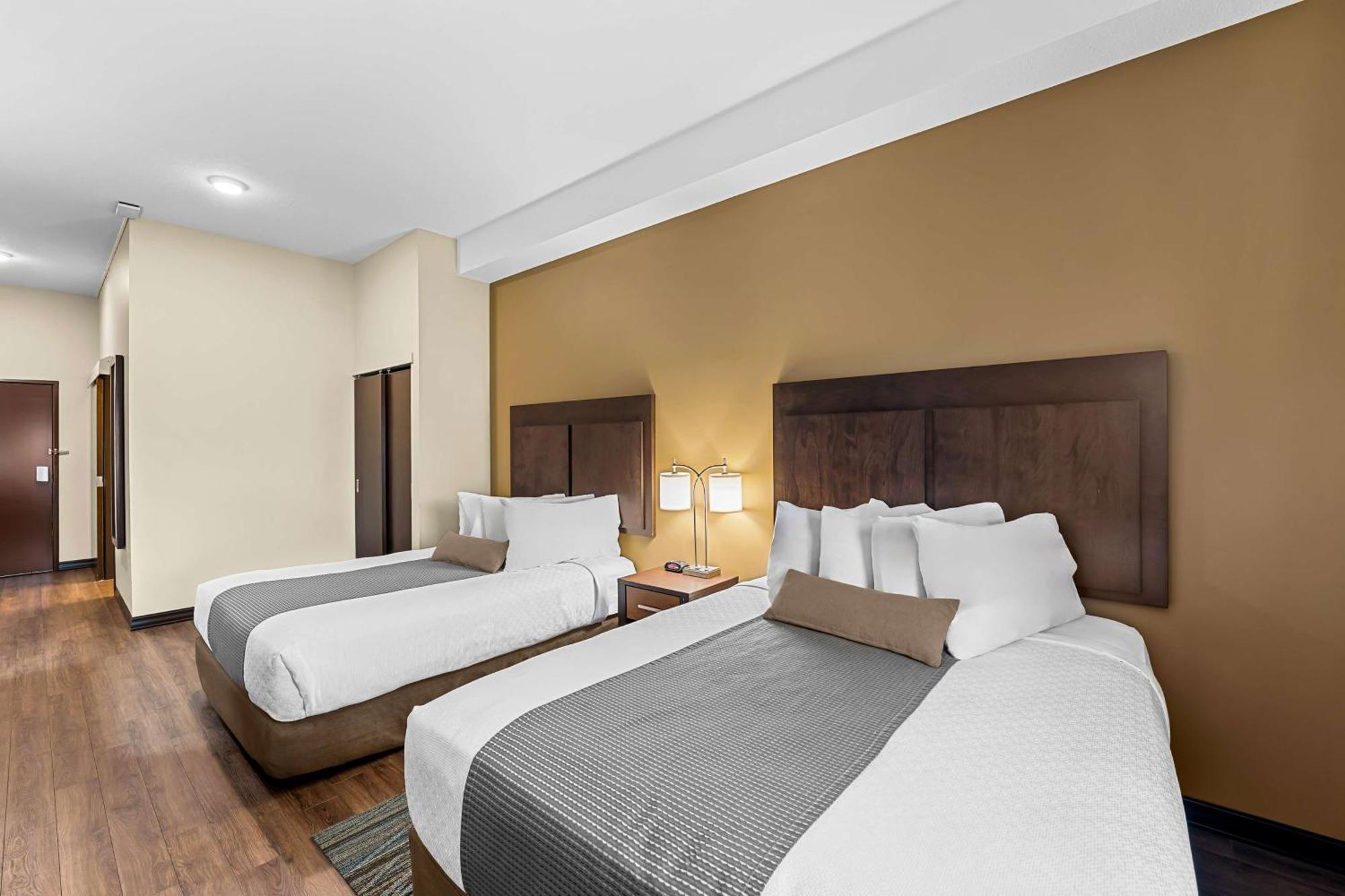Best Western Plus Lacombe Inn And Suites Exterior foto