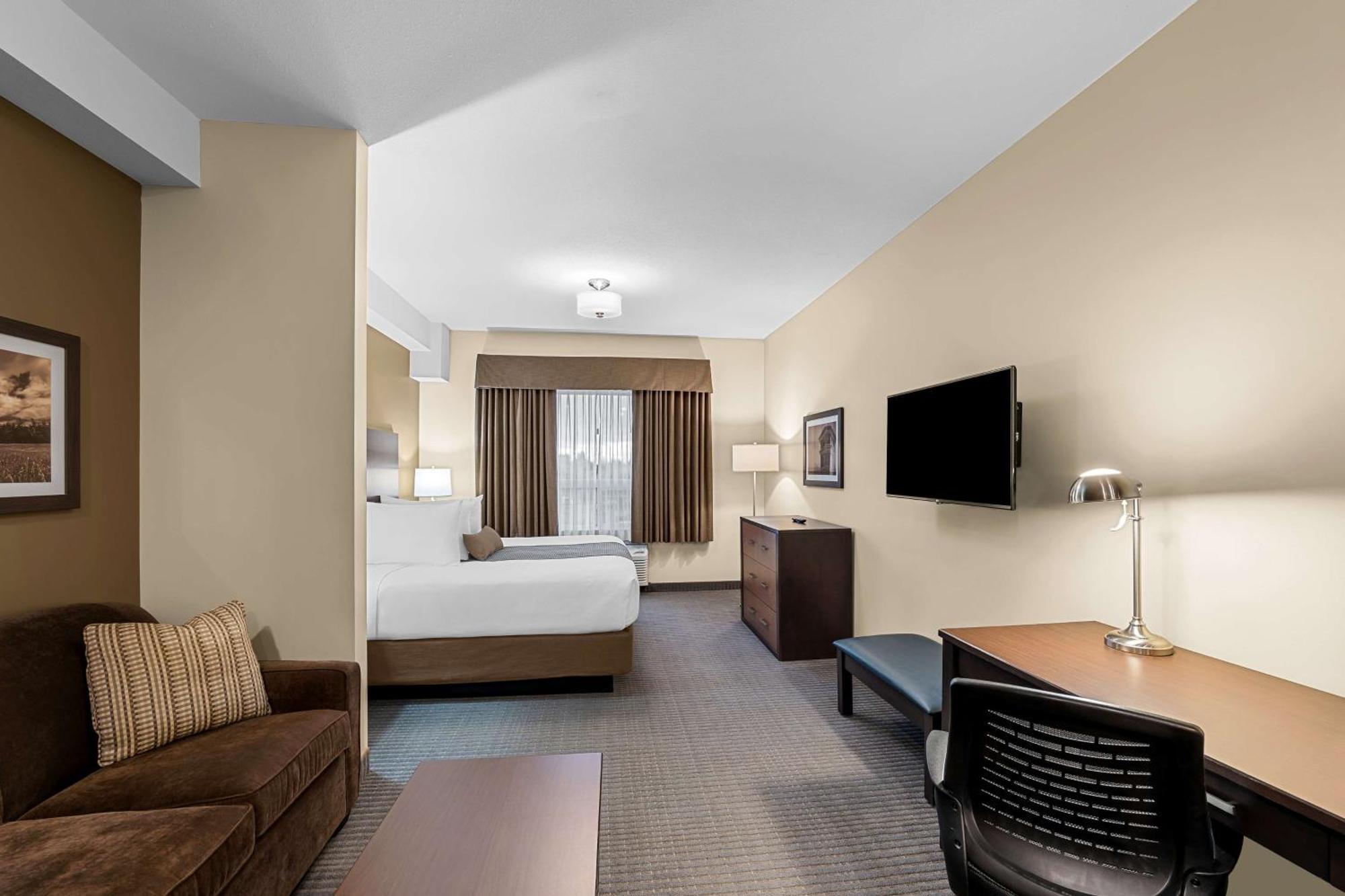Best Western Plus Lacombe Inn And Suites Exterior foto