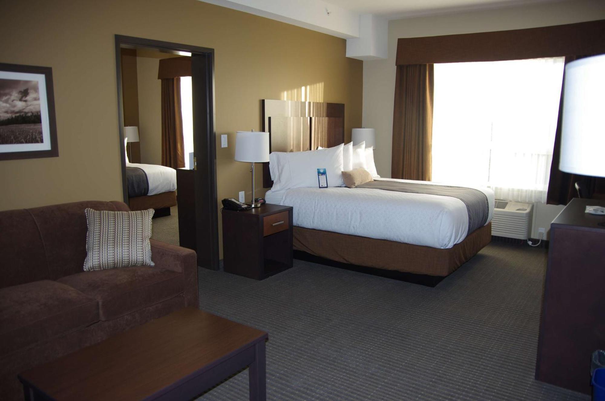 Best Western Plus Lacombe Inn And Suites Exterior foto